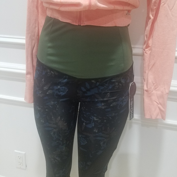 High Waisted Mesh Leggings - Picture 7 of 7